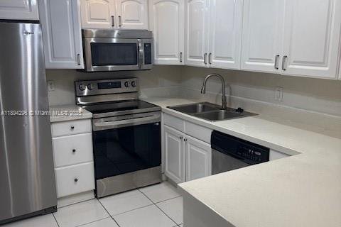 Снять в аренду таунхаус в Корал-Спрингс, Флорида 3 спальни, 134.71м2, № 1949058 - фото 5