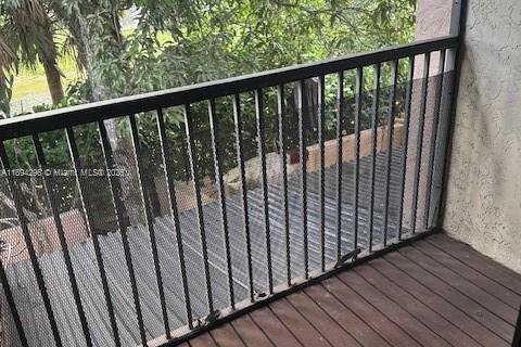 Снять в аренду таунхаус в Корал-Спрингс, Флорида 3 спальни, 134.71м2, № 1949058 - фото 28