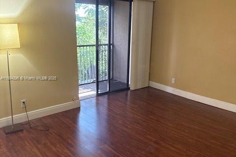 Снять в аренду таунхаус в Корал-Спрингс, Флорида 3 спальни, 134.71м2, № 1949058 - фото 16