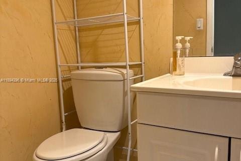 Снять в аренду таунхаус в Корал-Спрингс, Флорида 3 спальни, 134.71м2, № 1949058 - фото 8