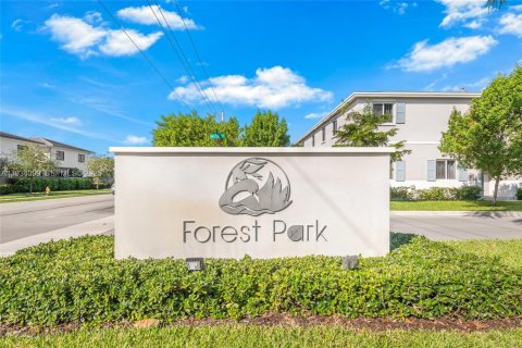 Снять в аренду таунхаус в Флорида-Сити, Флорида 4 спальни, 160.72м2, № 1992406 - фото 5