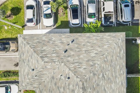 Снять в аренду таунхаус в Флорида-Сити, Флорида 4 спальни, 160.72м2, № 1992406 - фото 25