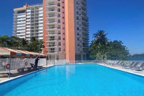 Condo à Miami, Floride, 1 chambre  № 2039261
