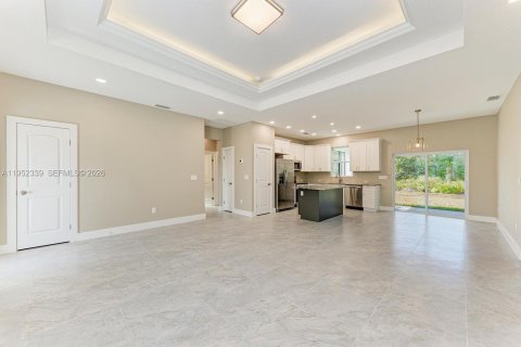 Casa en venta en North Port, Florida, 3 dormitorios № 2008561 - foto 11