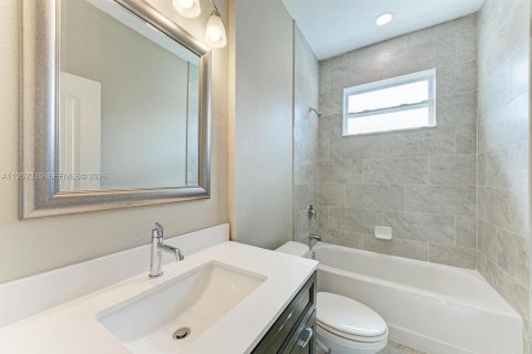 Casa en venta en North Port, Florida, 3 dormitorios № 2008561 - foto 29