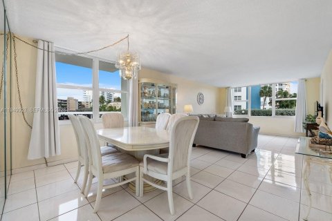 Condominio en venta en Pompano Beach, Florida, 2 dormitorios, 102.19 m2 № 2005909 - foto 7