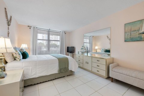 Condominio en venta en Pompano Beach, Florida, 2 dormitorios, 102.19 m2 № 2005909 - foto 21