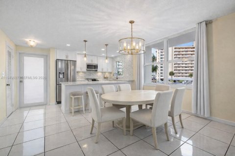 Condominio en Pompano Beach, Florida, 2 dormitorios  № 2005909
