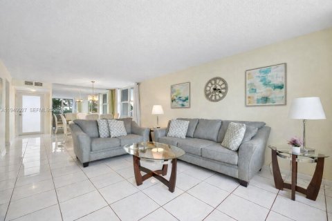 Condominio en venta en Pompano Beach, Florida, 2 dormitorios, 102.19 m2 № 2005909 - foto 4