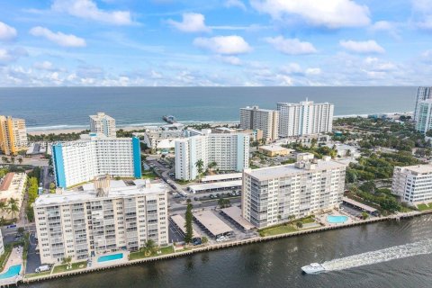 Condominio en venta en Pompano Beach, Florida, 2 dormitorios, 102.19 m2 № 2005909 - foto 30