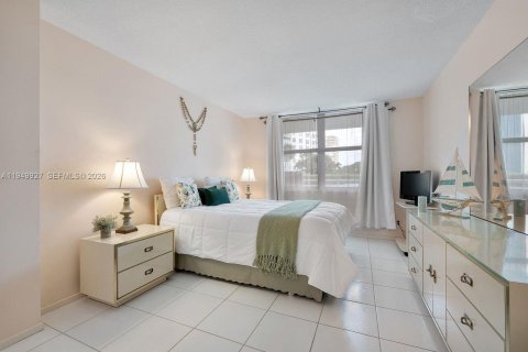 Condominio en venta en Pompano Beach, Florida, 2 dormitorios, 102.19 m2 № 2005909 - foto 6