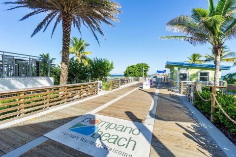 Condominio en venta en Pompano Beach, Florida, 2 dormitorios, 102.19 m2 № 2005909 - foto 26