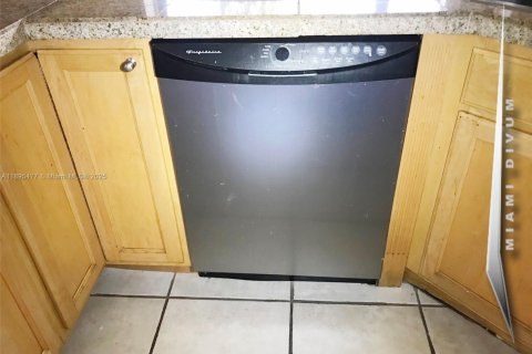 Снять в аренду таунхаус в Хайалиа, Флорида 2 спальни, 146.97м2, № 1948282 - фото 30