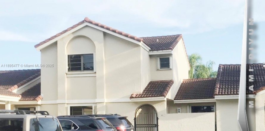 Таунхаус в Хайалиа, Флорида 2 спальни, 146.97м2 № 1948282