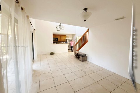 Снять в аренду таунхаус в Хайалиа, Флорида 2 спальни, 146.97м2, № 1948282 - фото 13