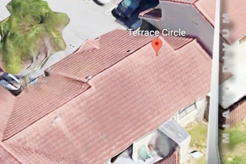 Снять в аренду таунхаус в Хайалиа, Флорида 2 спальни, 146.97м2, № 1948282 - фото 6