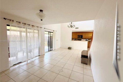 Снять в аренду таунхаус в Хайалиа, Флорида 2 спальни, 146.97м2, № 1948282 - фото 14