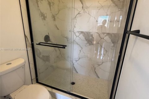 Townhouse in Pembroke Pines, Florida 2 bedrooms, 102.19 sq.m. № 2042979 - photo 14