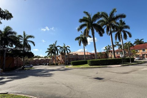 Townhouse in Pembroke Pines, Florida 2 bedrooms, 102.19 sq.m. № 2042979 - photo 20