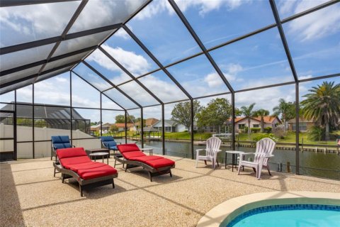 House in Palm Coast, Florida 3 bedrooms, 198.63 sq.m. № 2216225 - photo 3