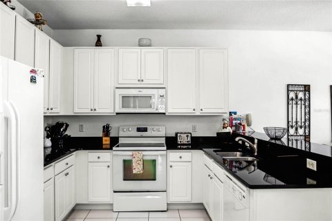 House in Haines City, Florida 4 bedrooms, 200.11 sq.m. № 1723837 - photo 14