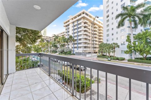 Copropriété à vendre à Miami Beach, Floride: 1 chambre, 63.27 m2 № 1996848 - photo 2