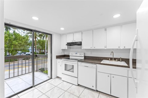Copropriété à vendre à Miami Beach, Floride: 1 chambre, 63.27 m2 № 1996848 - photo 3