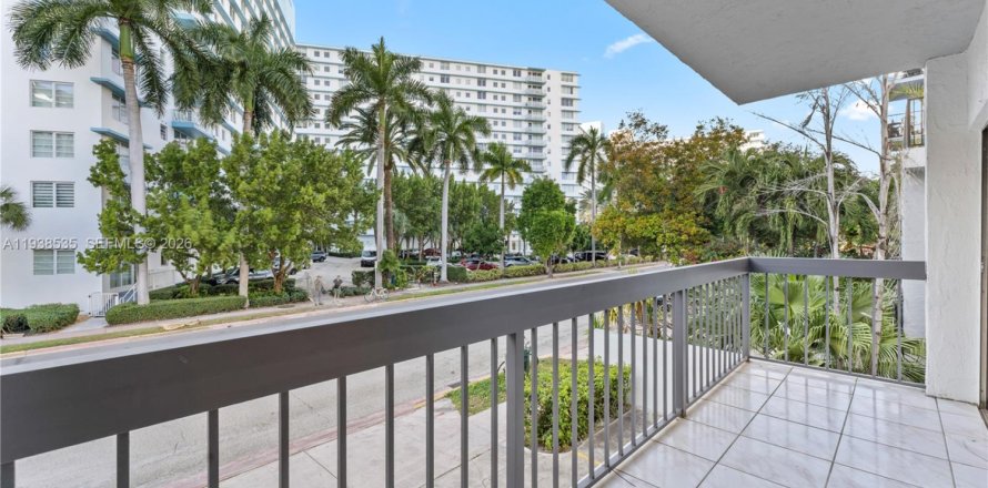 Condo à Miami Beach, Floride, 1 chambre  № 1996848