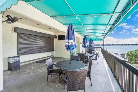 Condominio en venta en Oakland Park, Florida, 2 dormitorios, 85.47 m2 № 2146147 - foto 16