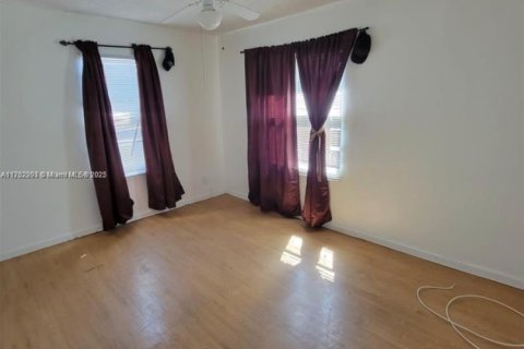 Купить виллу или дом в Майами, Флорида 2 спальни, 72.46м2, № 2002250 - фото 8