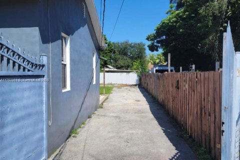 Купить виллу или дом в Майами, Флорида 2 спальни, 72.46м2, № 2002250 - фото 5