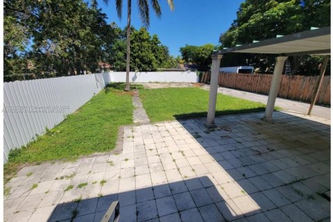 Купить виллу или дом в Майами, Флорида 2 спальни, 72.46м2, № 2002250 - фото 3