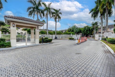 Condo in Doral, Florida, 3 bedrooms  № 2040865 - photo 22