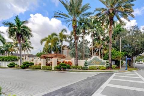 Condo in Doral, Florida, 3 bedrooms  № 2040865 - photo 21