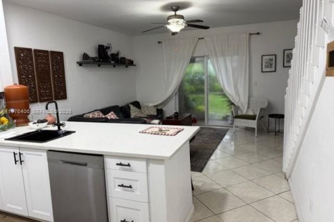Condo in Doral, Florida, 3 bedrooms  № 2040865 - photo 4
