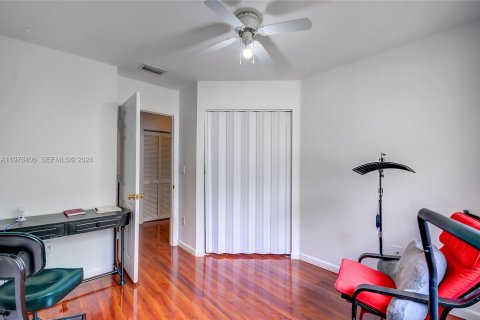 Condo in Doral, Florida, 3 bedrooms  № 2040865 - photo 12