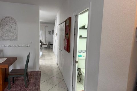 Condo in Doral, Florida, 3 bedrooms  № 2040865 - photo 5