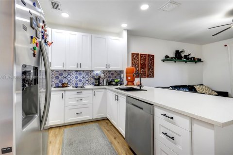 Condo in Doral, Florida, 3 bedrooms  № 2040865 - photo 6