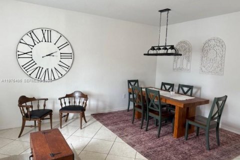 Condo in Doral, Florida, 3 bedrooms  № 2040865 - photo 2