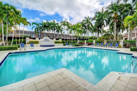 Condo in Doral, Florida, 3 bedrooms  № 2040865 - photo 17