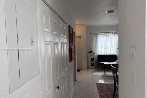 Condo in Doral, Florida, 3 bedrooms  № 2040865 - photo 3