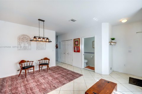 Condo in Doral, Florida, 3 bedrooms  № 2040865 - photo 13