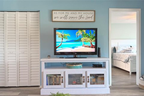Condo in Bradenton, Florida, 2 bedrooms  № 2316890 - photo 25