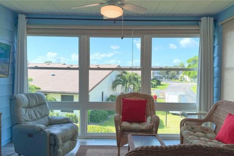 Condo in Bradenton, Florida, 2 bedrooms  № 2316890 - photo 8