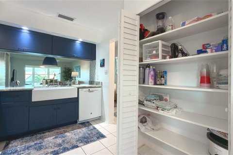 Condo in Bradenton, Florida, 2 bedrooms  № 2316890 - photo 15