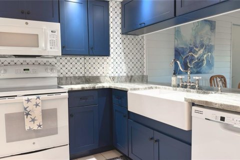 Condo in Bradenton, Florida, 2 bedrooms  № 2316890 - photo 23