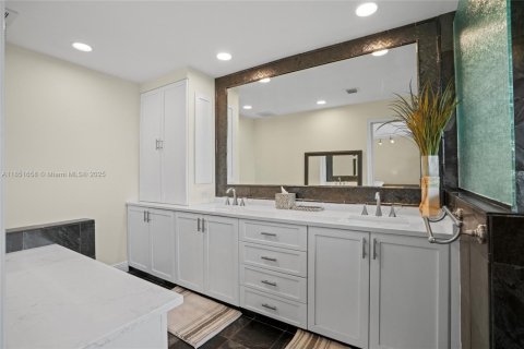 Copropriété à vendre à Hollywood, Floride: 2 chambres, 213.68 m2 № 1857595 - photo 15