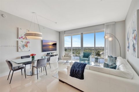 Condo in Pompano Beach, Florida, 2 bedrooms  № 1947983 - photo 12