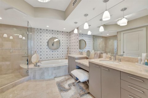 Condo in Pompano Beach, Florida, 2 bedrooms  № 1947983 - photo 18