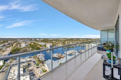 Condo in Pompano Beach, Florida, 2 bedrooms  № 1947983 - photo 29